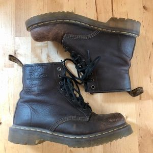 Doc Martens 1460 Women’s Brown Leather Books Size 9